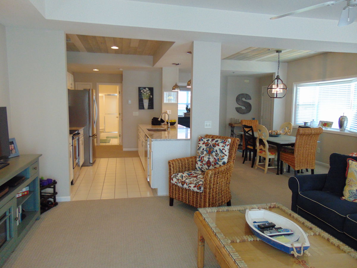 4 - Condo.JPG
